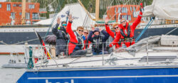 Menschen auf Boot | © Christian Beeck